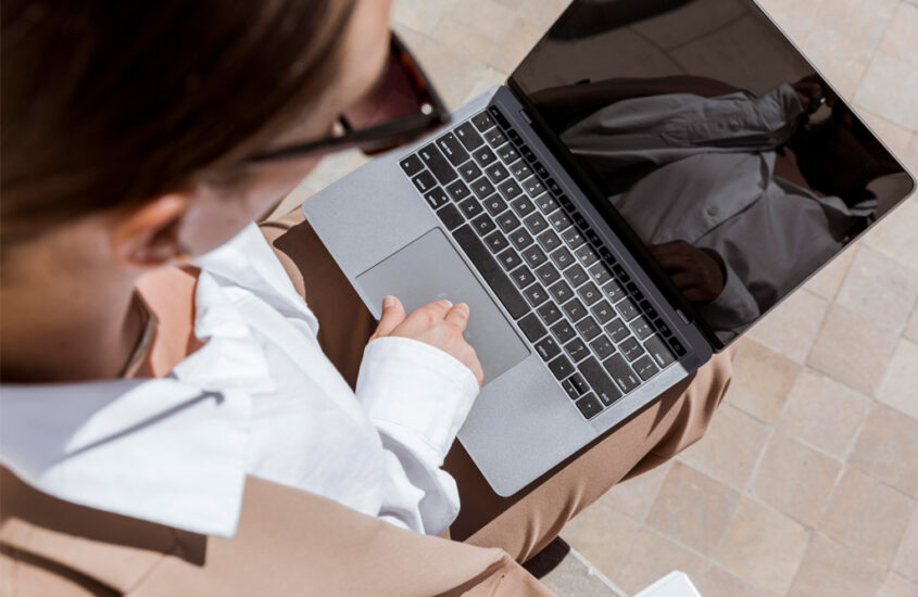 Cel mai bun laptop business